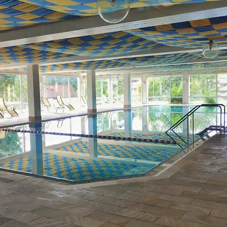 Relax - Yellow Mit Pool Und Sauna